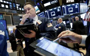 Aktien ziehen sich zurück, Inflation flammt auf