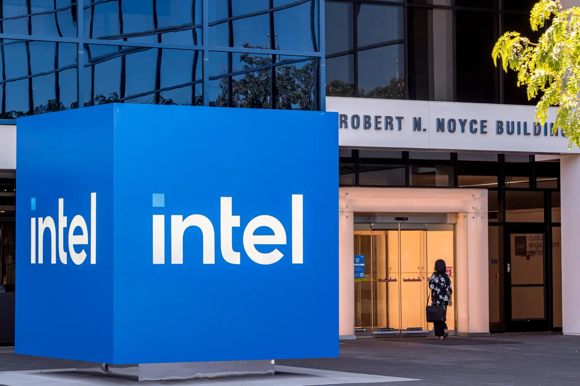 $1.7M INTC Call Sweep